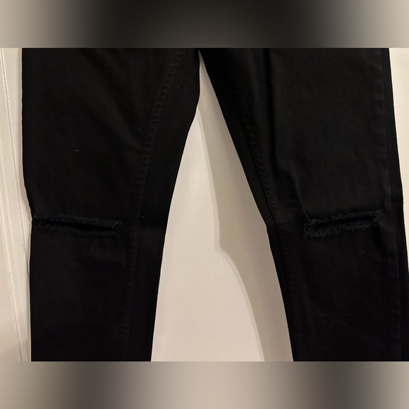 TOPMAN black jeans with knee rips - Picture 3 of 3